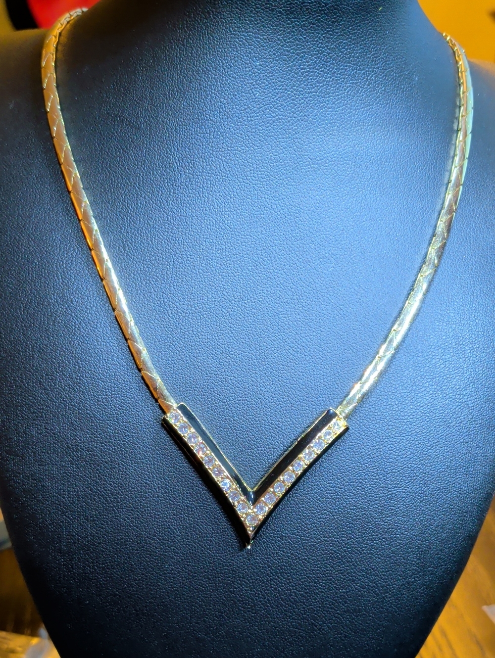 Gold Plated Snake Chain V-Point Crystal Necklace
